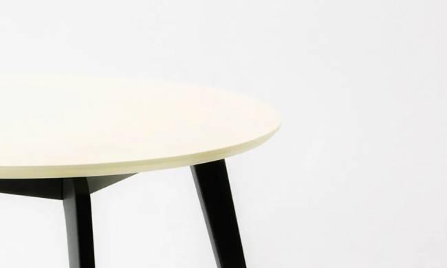 Стол Arki К 90 чёрный/слоновая кость